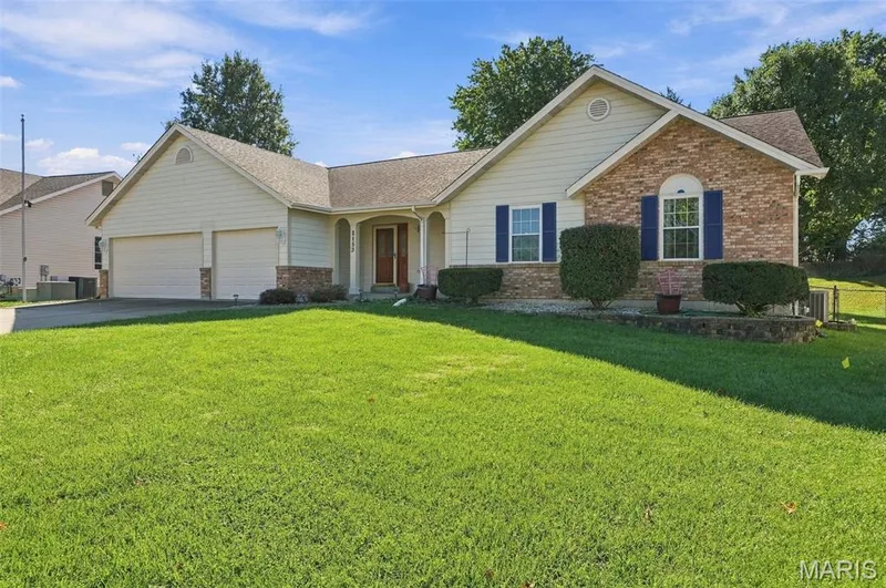 2153 Autumn Wood Drive, St Charles, MO 63303 — listing photo 2 of 61