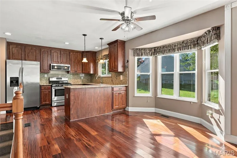 2153 Autumn Wood Drive, St Charles, MO 63303 — listing photo 10 of 61