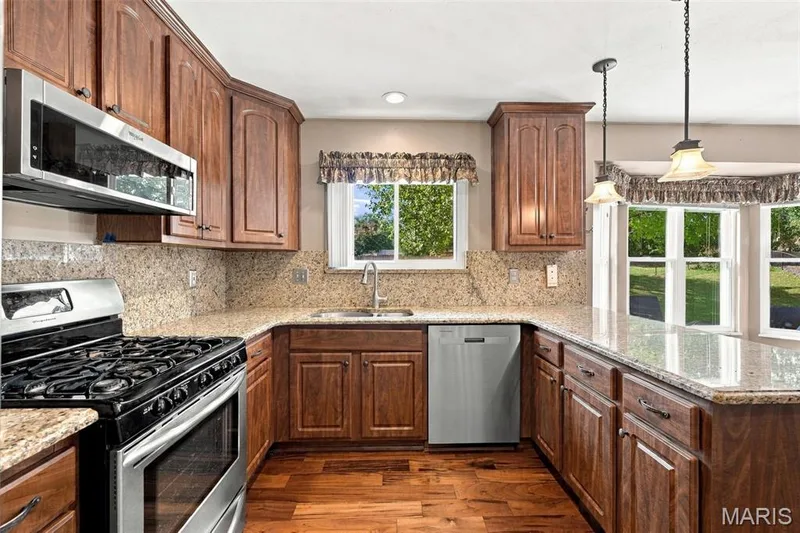 2153 Autumn Wood Drive, St Charles, MO 63303 — listing photo 15 of 61