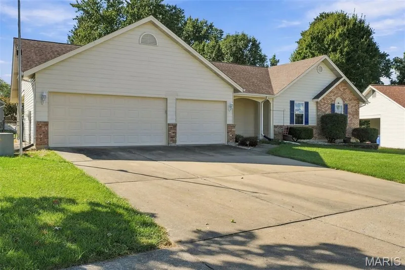 2153 Autumn Wood Drive, St Charles, MO 63303 — listing photo 48 of 61