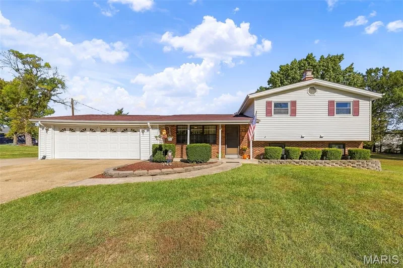 9 Pedrotti Lane, O'Fallon, MO β listing photo 1