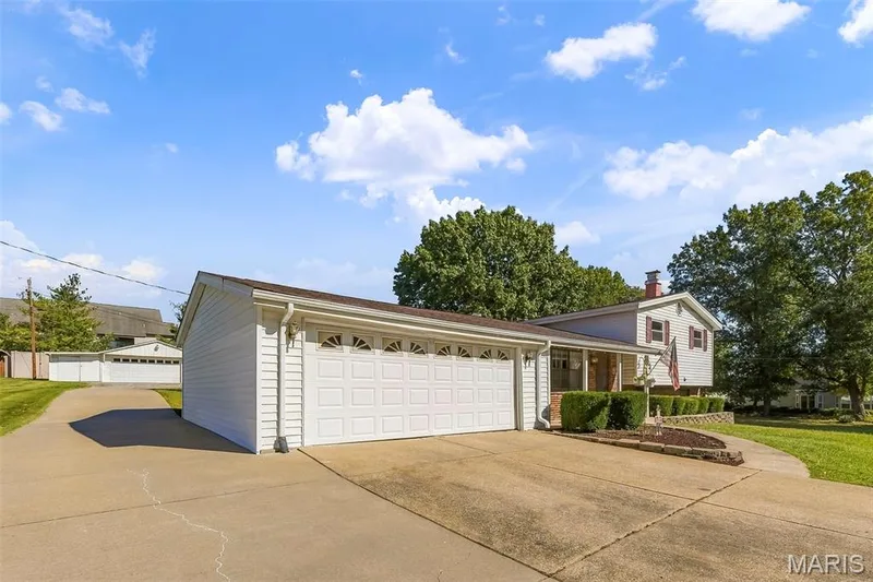 9 Pedrotti Lane, O'Fallon, MO 63366 — listing photo 4 of 71