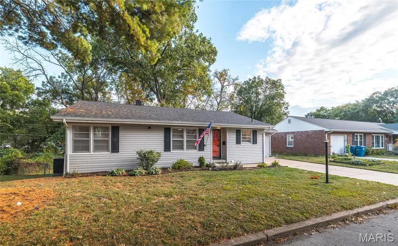 908 Barton Place, St Charles, MO 63301 — listing photo 2 of 43