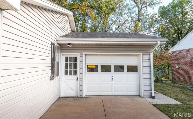 908 Barton Place, St Charles, MO 63301 — listing photo 5 of 43