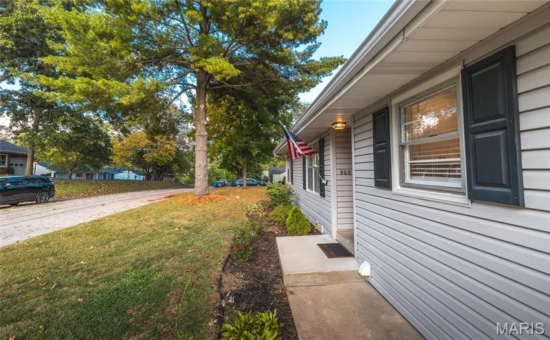 908 Barton Place, St Charles, MO 63301 — listing photo 6 of 43