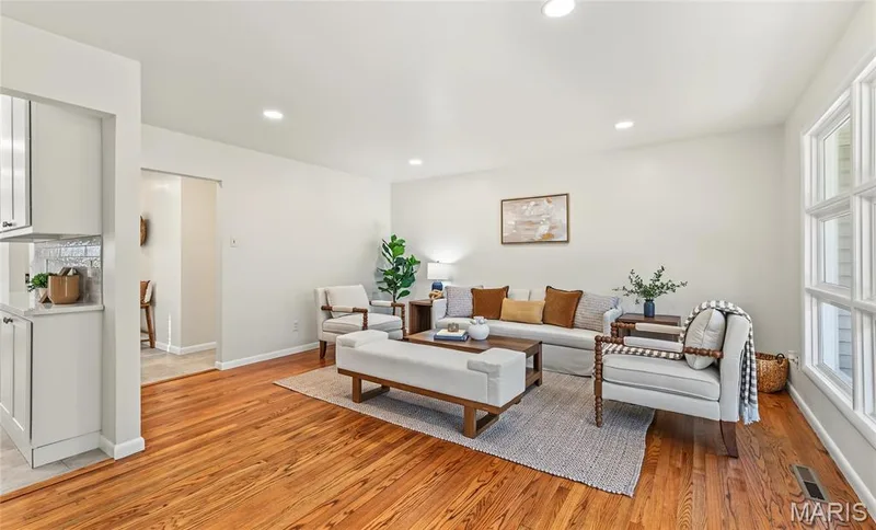 908 Barton Place, St Charles, MO 63301 — listing photo 8 of 43