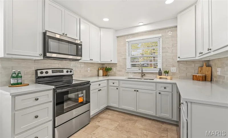 908 Barton Place, St Charles, MO 63301 — listing photo 15 of 43