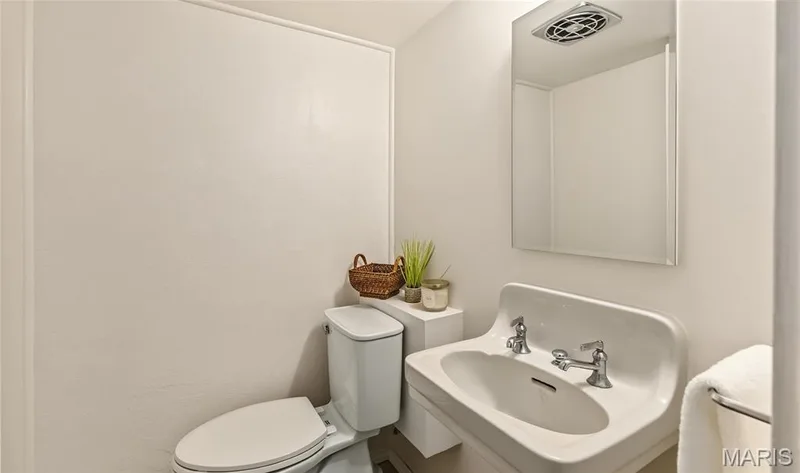 908 Barton Place, St Charles, MO 63301 — listing photo 35 of 43