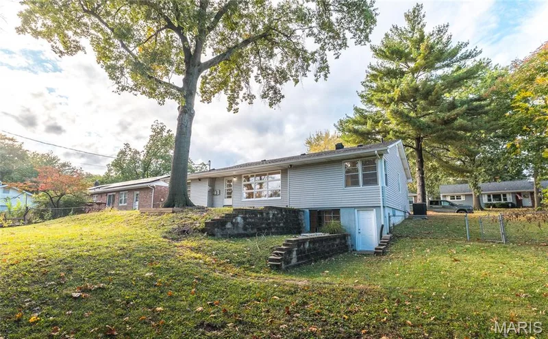 908 Barton Place, St Charles, MO 63301 — listing photo 41 of 43