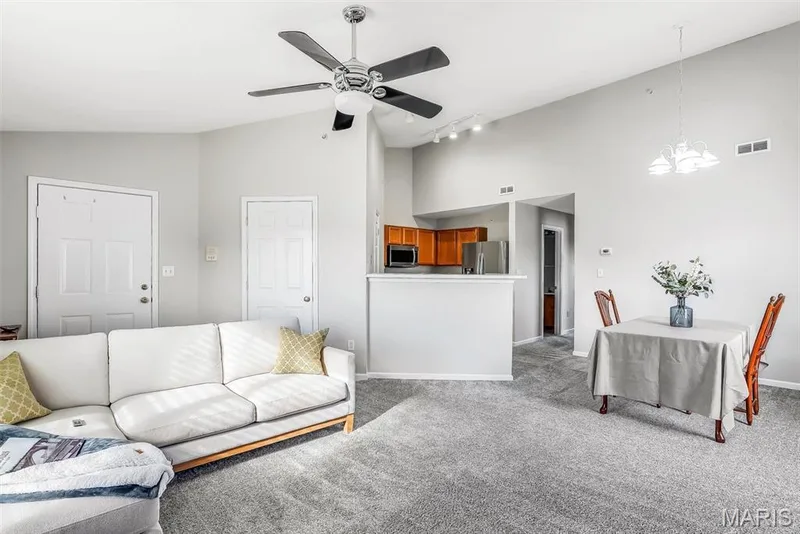 668 Homerun Drive, O'Fallon, MO 63366 — listing photo 6 of 31