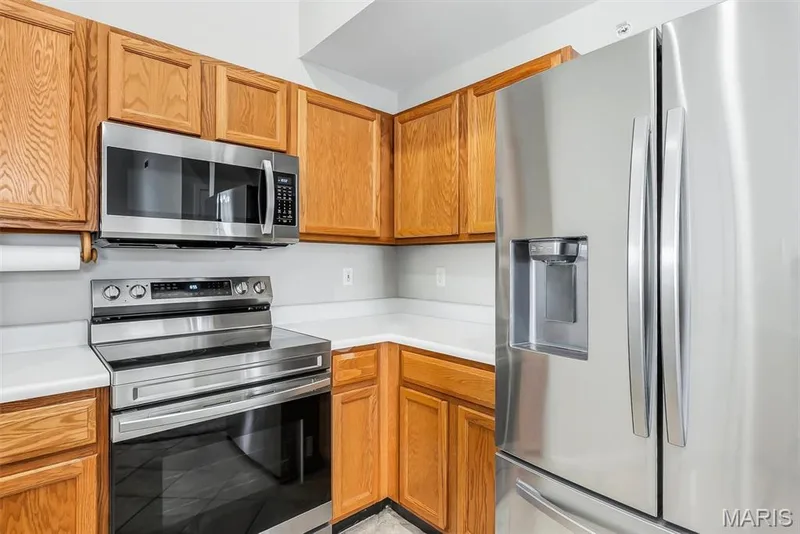 668 Homerun Drive, O'Fallon, MO 63366 — listing photo 9 of 31