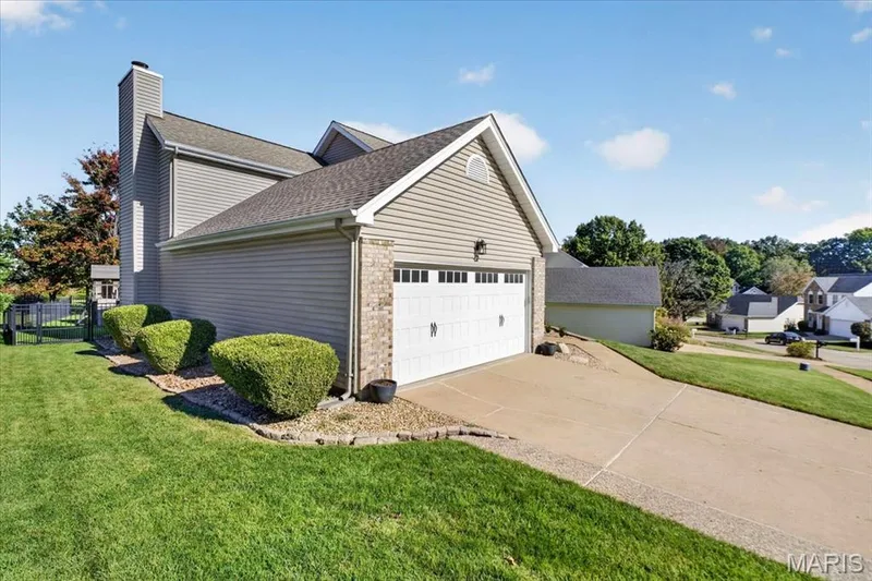 16162 Port Of Nantucket Drive, Wildwood, MO 63040 — listing photo 3 of 57