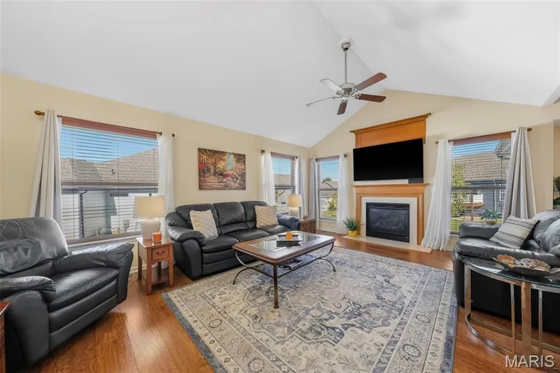 225 Pierce View Circle, Wentzville, MO 63385 — listing photo 4 of 39