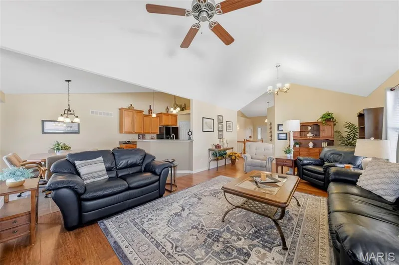 225 Pierce View Circle, Wentzville, MO 63385 — listing photo 6 of 39