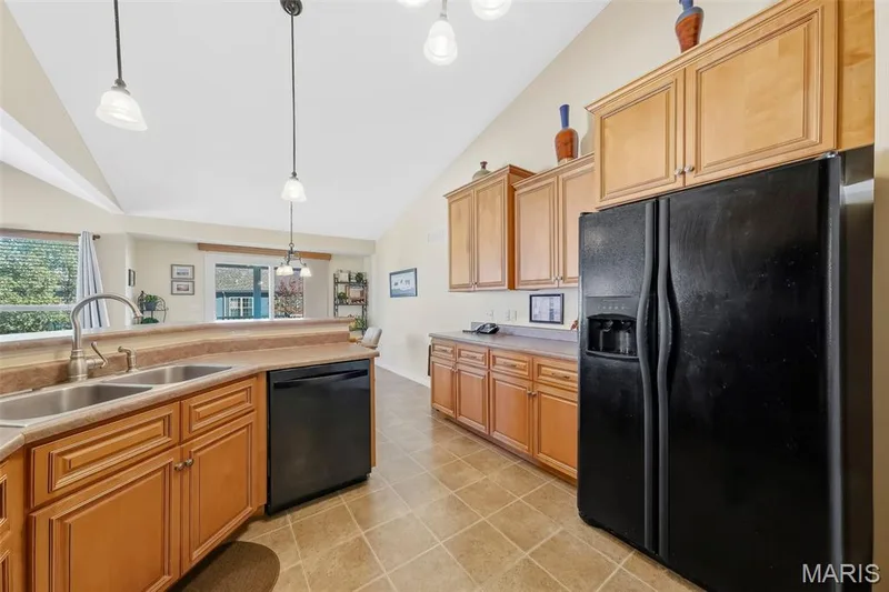 225 Pierce View Circle, Wentzville, MO 63385 — listing photo 9 of 39