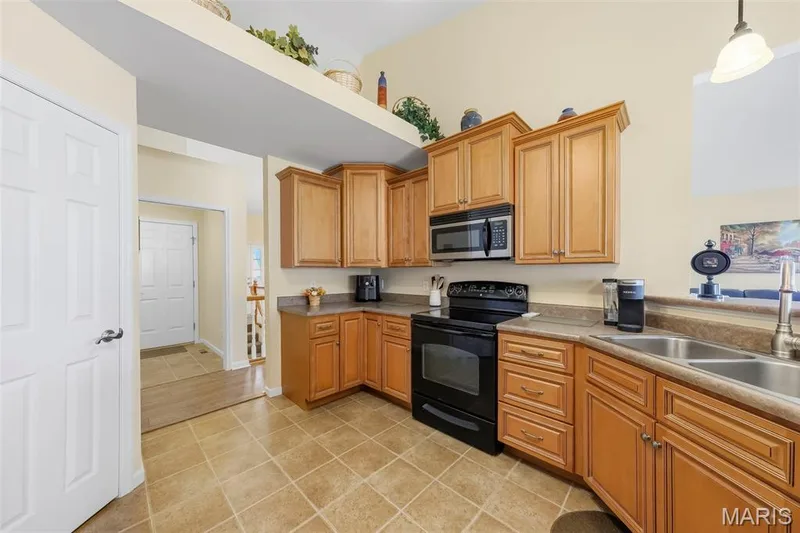 225 Pierce View Circle, Wentzville, MO 63385 — listing photo 10 of 39