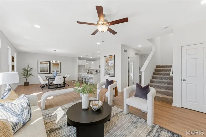 2994 Memphis Street, St Charles, MO 63301 — listing photo 4 of 45