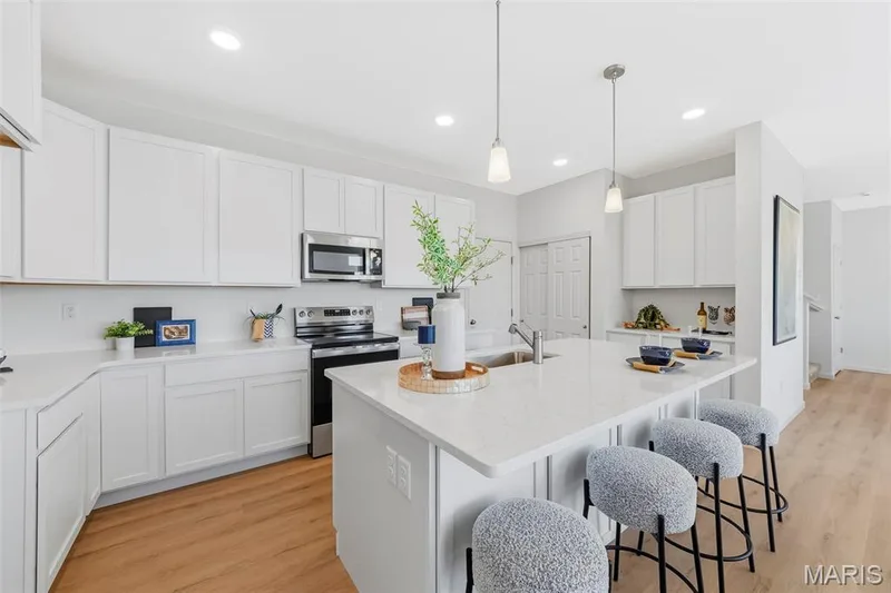 Plenty of white cabinetry! — 2994 Memphis Street, St Charles, MO 63301