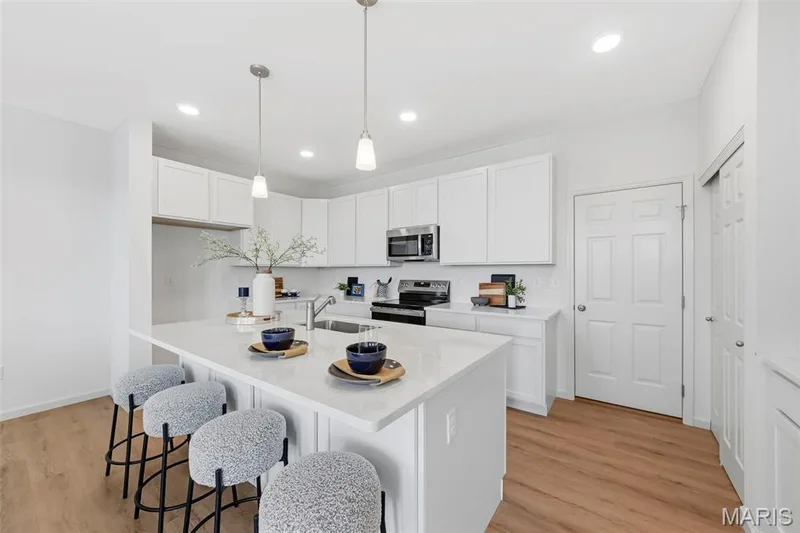 2994 Memphis Street, St Charles, MO 63301 — listing photo 12 of 45