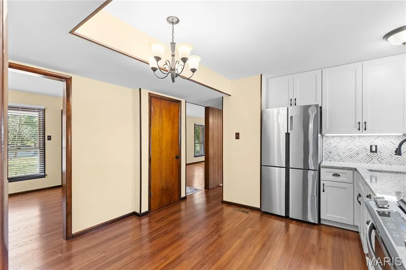 Lots of natural light & beautiful finishes throughout! — 15 Bridlewood Drive, Lake St. Louis, MO 63367