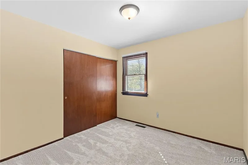 4 spacious bedrooms! — 15 Bridlewood Drive, Lake St. Louis, MO 63367