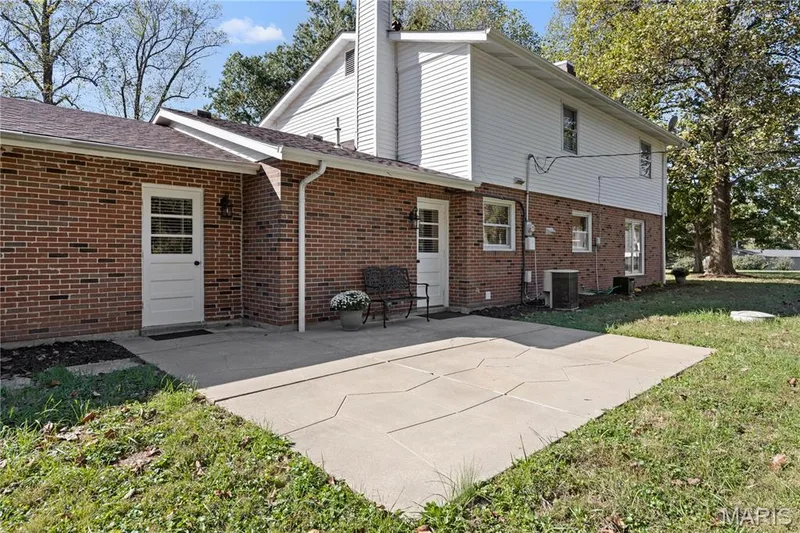 15 Bridlewood Drive, Lake St. Louis, MO 63367 — listing photo 33 of 43