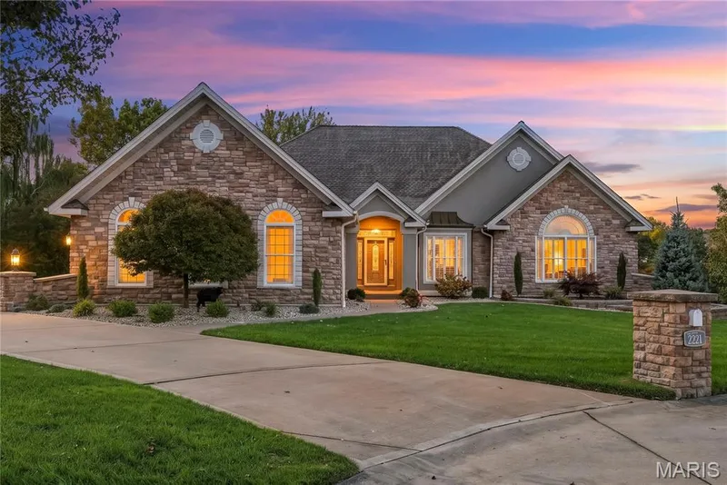 2221 Blue Lake Drive, Wentzville, MO 63385 — listing photo 4 of 42