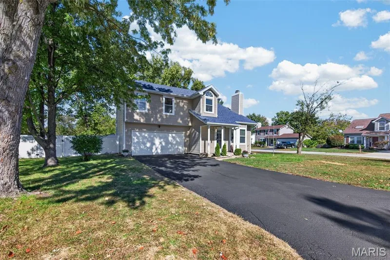 Off street parking — 600 Turtle Creek Court, St Peters, MO 63376