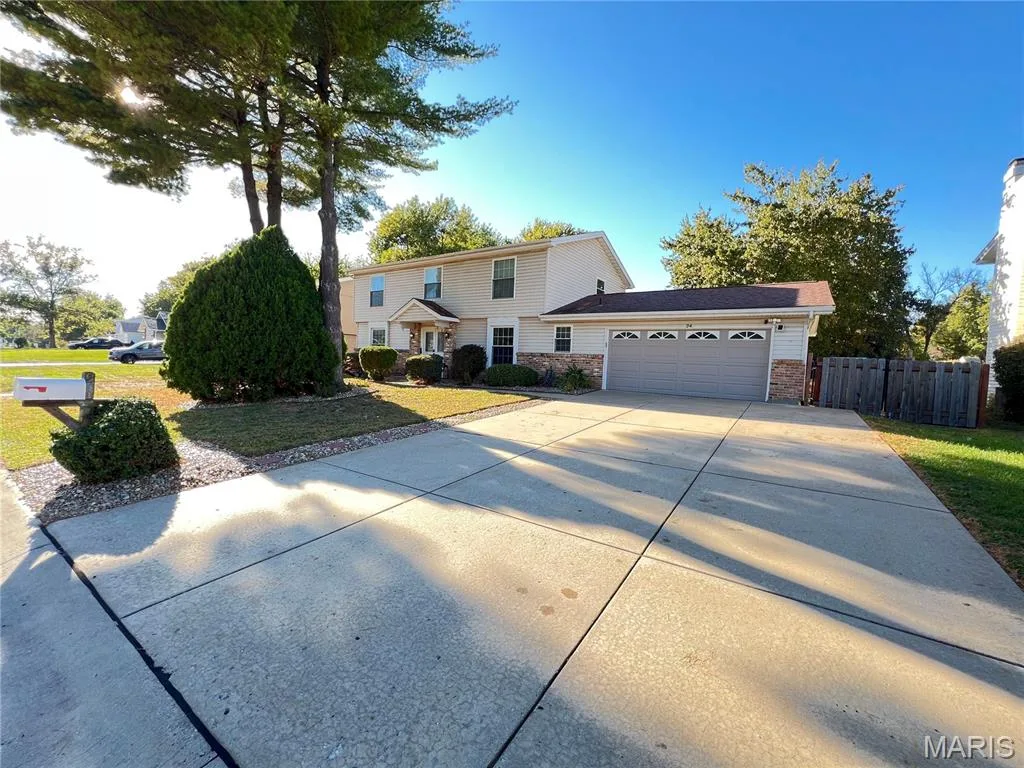 Address withheld by seller, St Peters, MO 63376 — listing photo 1 of 31