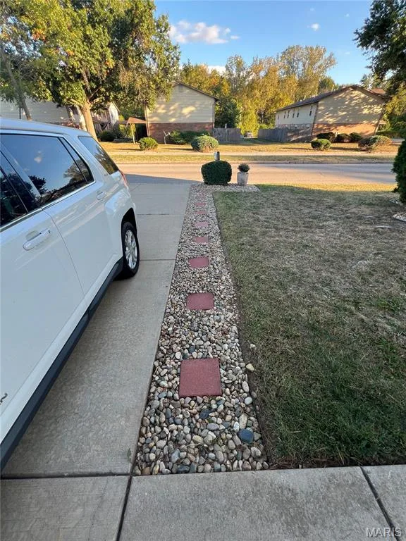 Address withheld by seller, St Peters, MO 63376 — listing photo 4 of 31
