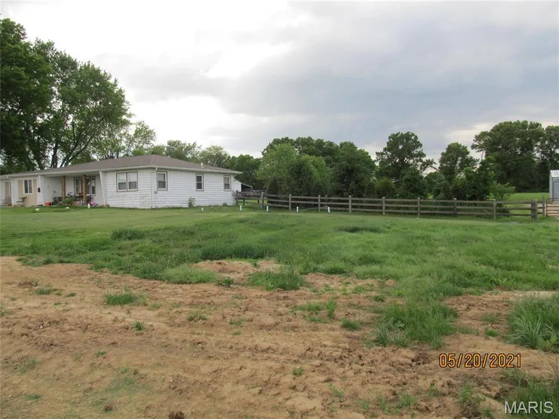 9045 Highway DD, O'Fallon, MO 63368 — listing photo 2 of 10