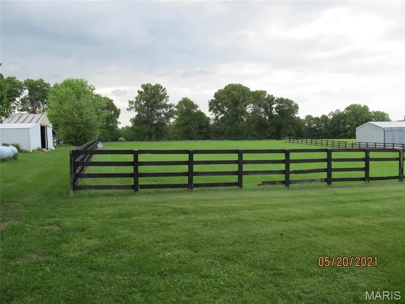 Excellent spot for a custom home and garage/barn. — 9045 Highway DD, O'Fallon, MO 63368