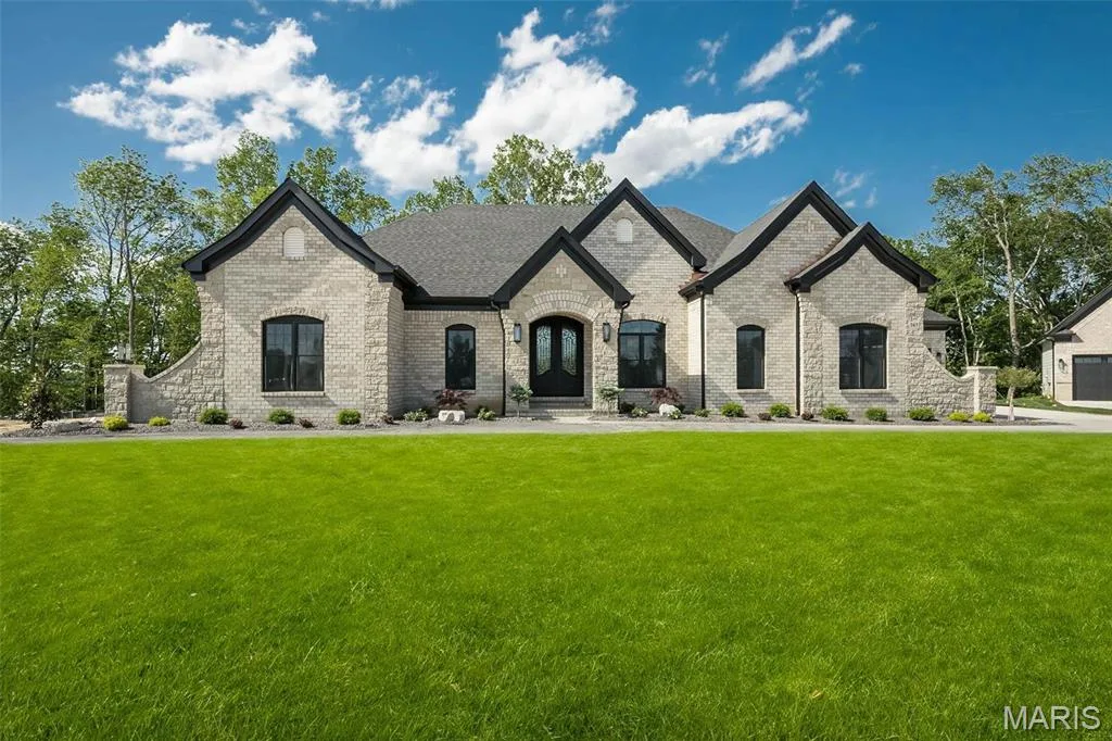 805 Silver Buck Lane, Chesterfield, MO 63005 — listing photo 1 of 50