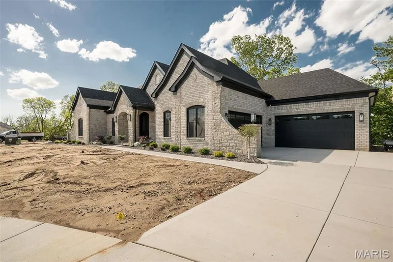 805 Silver Buck Lane, Chesterfield, MO 63005 — listing photo 3 of 50