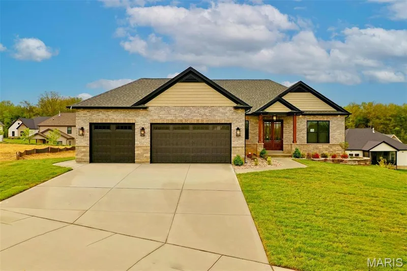 Photos are of Stone Canyon Sherwood Display and show many upgrades. — Sherwood @ Stone Canyon, Foristell, MO 63348