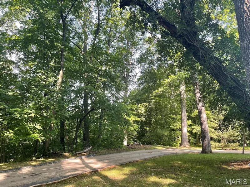 17421 Private Valley Lane, Chesterfield, MO 63005 — listing photo 4 of 8