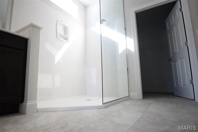 Low threshold shower — 0 Universal Design @ Cedarstone, Dardenne Prairie, MO 63368