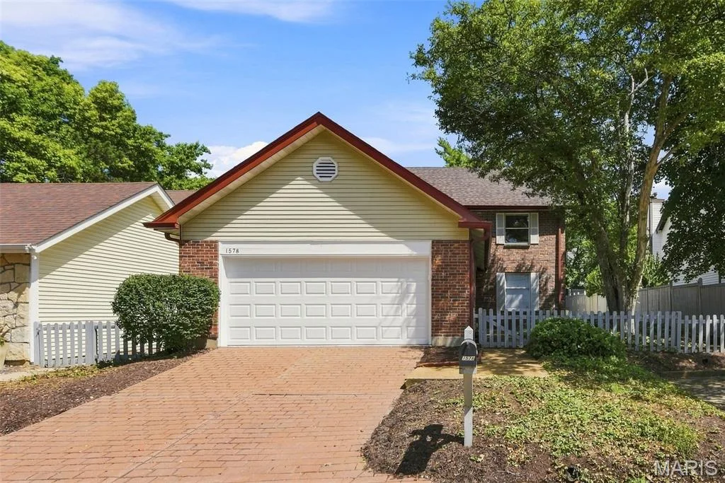 1578 Milbridge Drive, Chesterfield, MO 63017 — listing photo 1 of 40