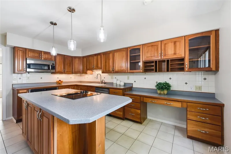 1578 Milbridge Drive, Chesterfield, MO 63017 — listing photo 17 of 40