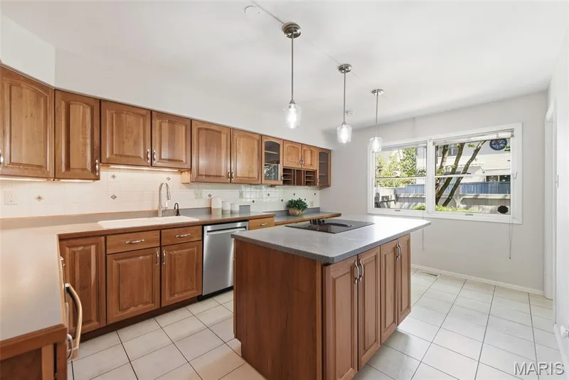 1578 Milbridge Drive, Chesterfield, MO 63017 — listing photo 16 of 40
