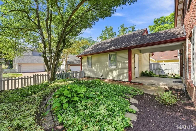 1578 Milbridge Drive, Chesterfield, MO 63017 — listing photo 2 of 40