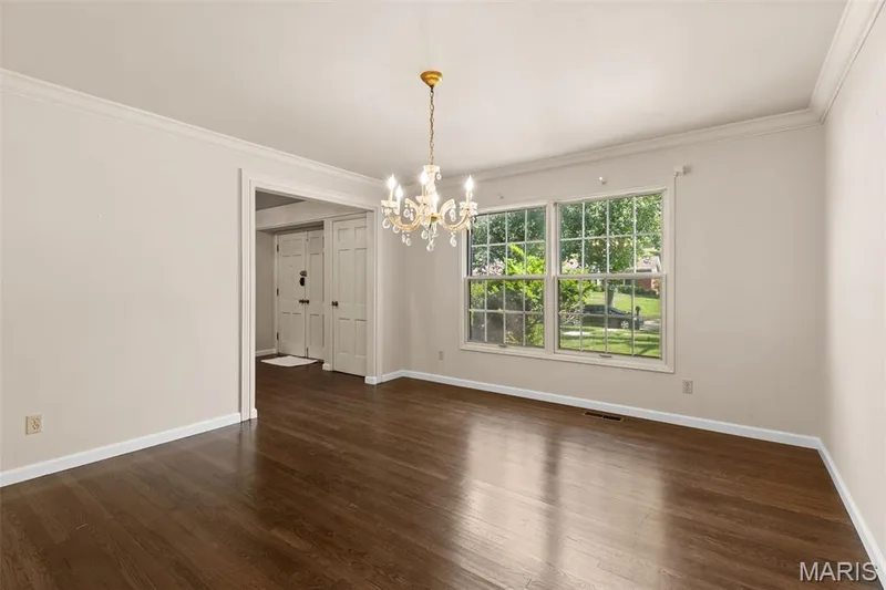 14336 Bramblewood Court, Chesterfield, MO 63017 — listing photo 6 of 40