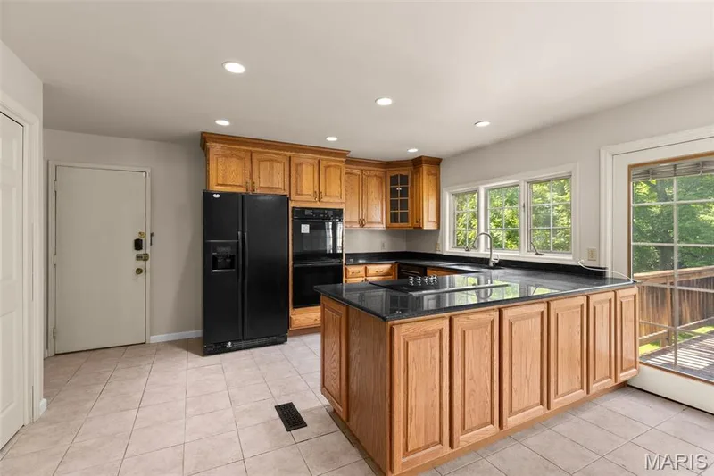 14336 Bramblewood Court, Chesterfield, MO 63017 — listing photo 15 of 40