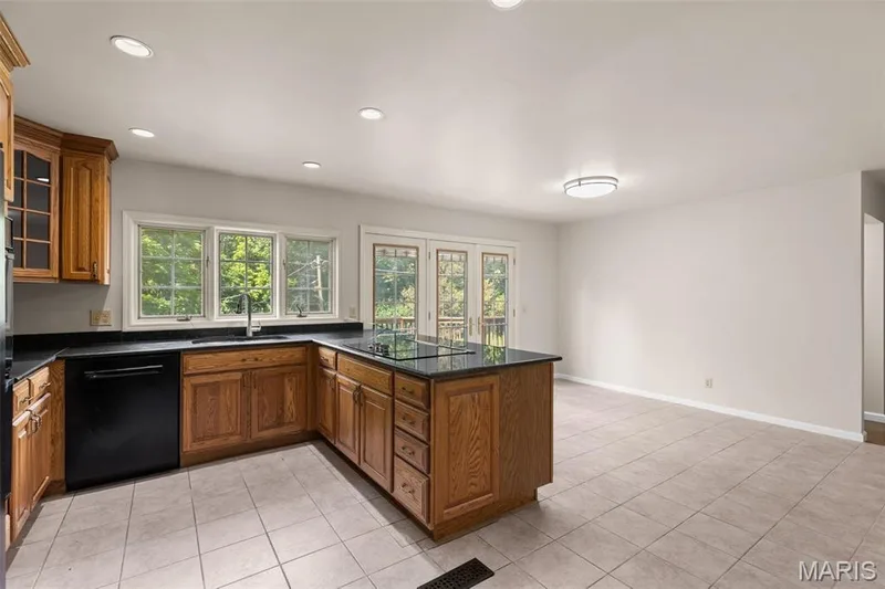 14336 Bramblewood Court, Chesterfield, MO 63017 — listing photo 16 of 40