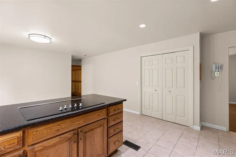 14336 Bramblewood Court, Chesterfield, MO 63017 — listing photo 18 of 40