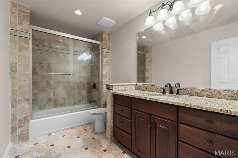 Second Floor Hall Bathroom — 14336 Bramblewood Court, Chesterfield, MO 63017