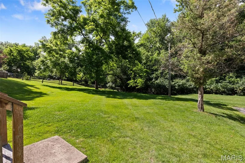14336 Bramblewood Court, Chesterfield, MO 63017 — listing photo 34 of 40