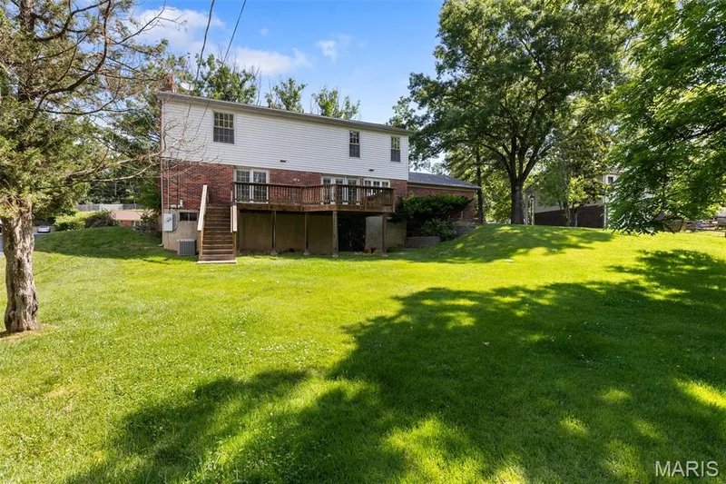 14336 Bramblewood Court, Chesterfield, MO 63017 — listing photo 35 of 40