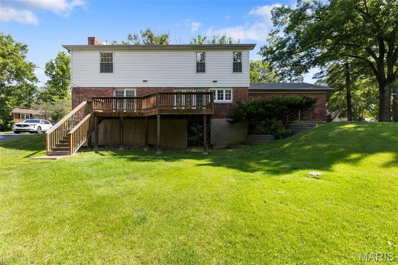 14336 Bramblewood Court, Chesterfield, MO 63017 — listing photo 36 of 40