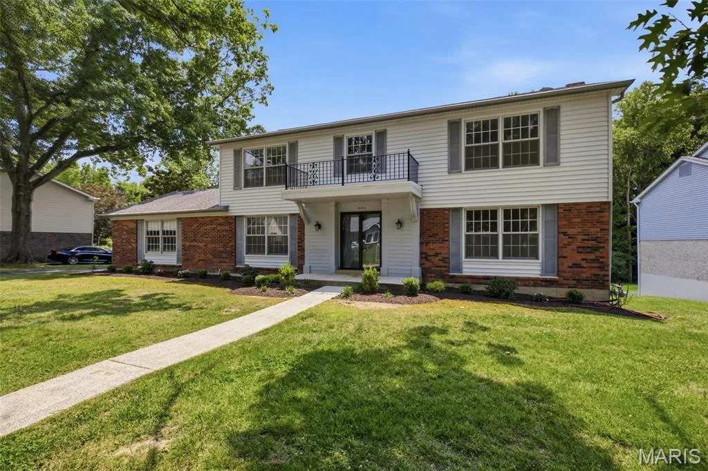 14336 Bramblewood Court, Chesterfield, MO 63017 — listing photo 1 of 40